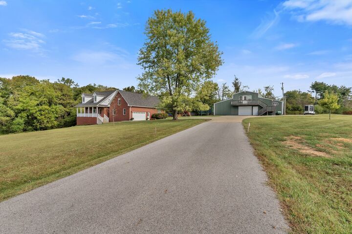 Property Photo:  1010 Spears Way  TN 37073 