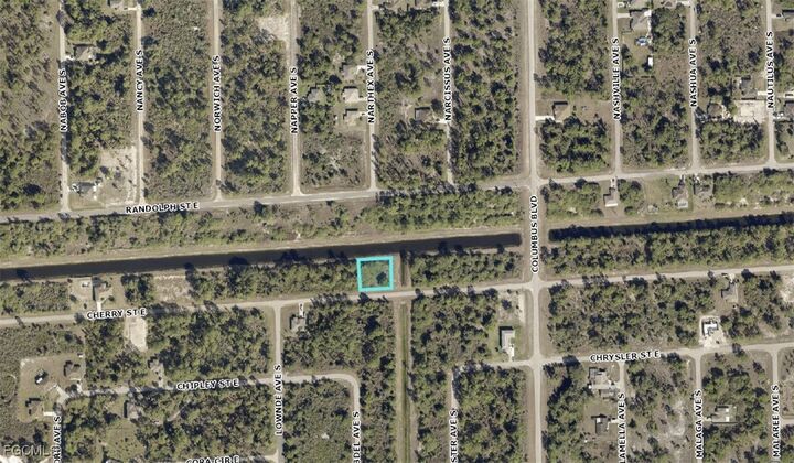 Property Photo:  1143 Cherry Street E  FL 33974 