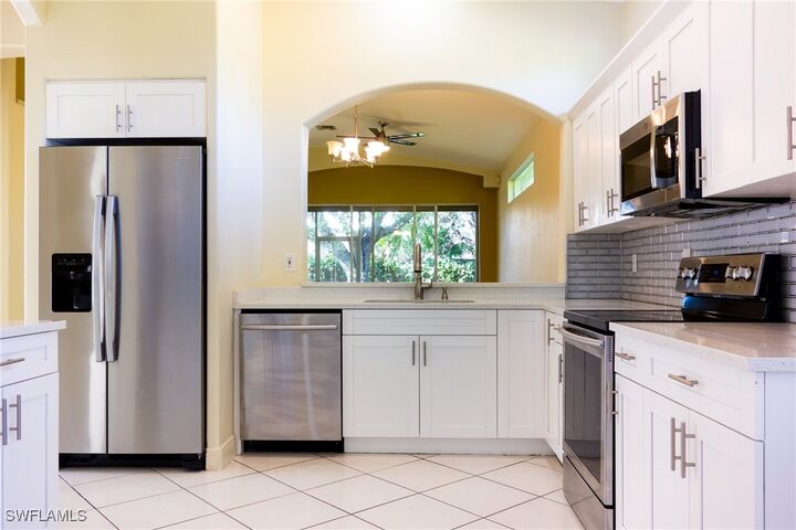Property Photo: 8771 Ibis Cove Circle FL 34119