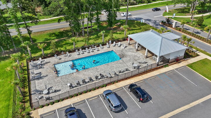 Property Photo:  112 Ridgeway Circle  FL 32536