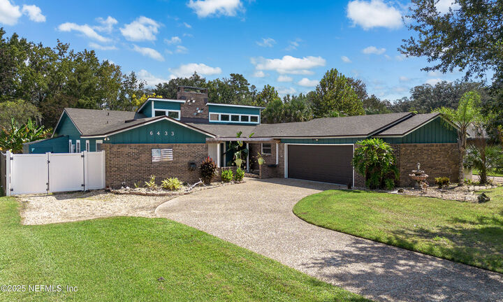 Property Photo: 6433 River Point Drive FL 32003