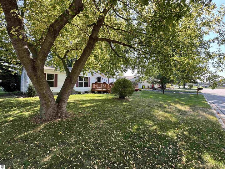 Property Photo:  1110 Hemlock Street  MI 48617 