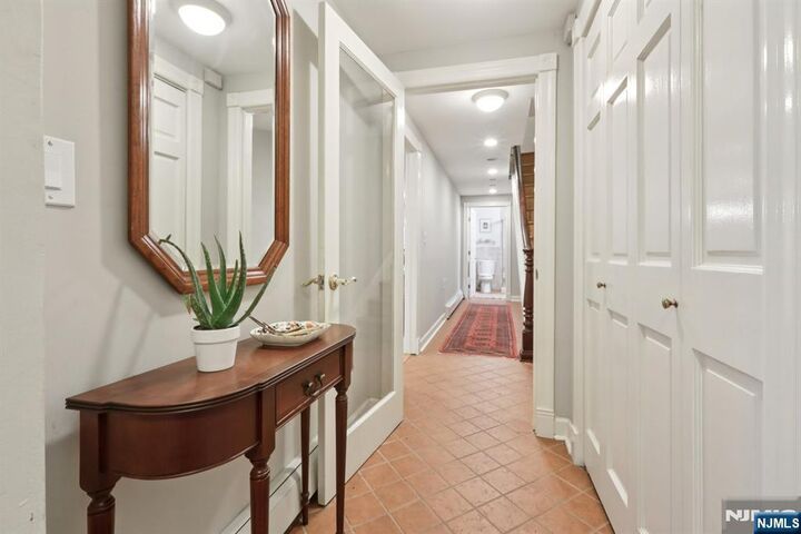 Property Photo:  204 Garden Street 1  NJ 07030 