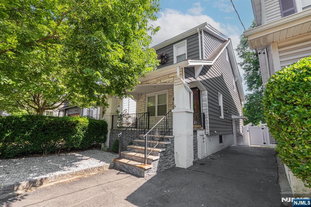 Property Photo:  39 Summit Street  NJ 07660 
