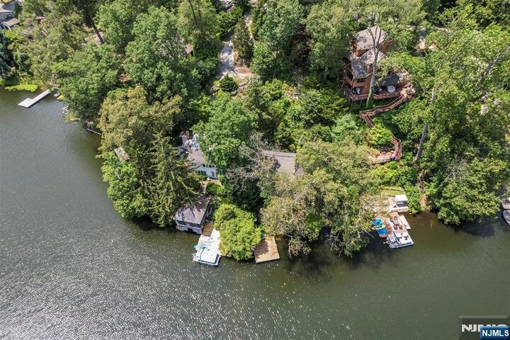 Property Photo:  151 Pine Tree Road  NJ 07403 