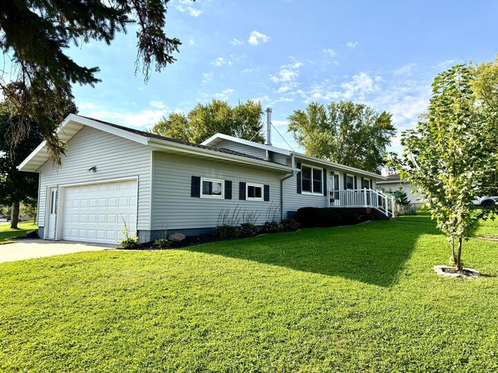 Property Photo:  506 7th Street NE  MN 55976 