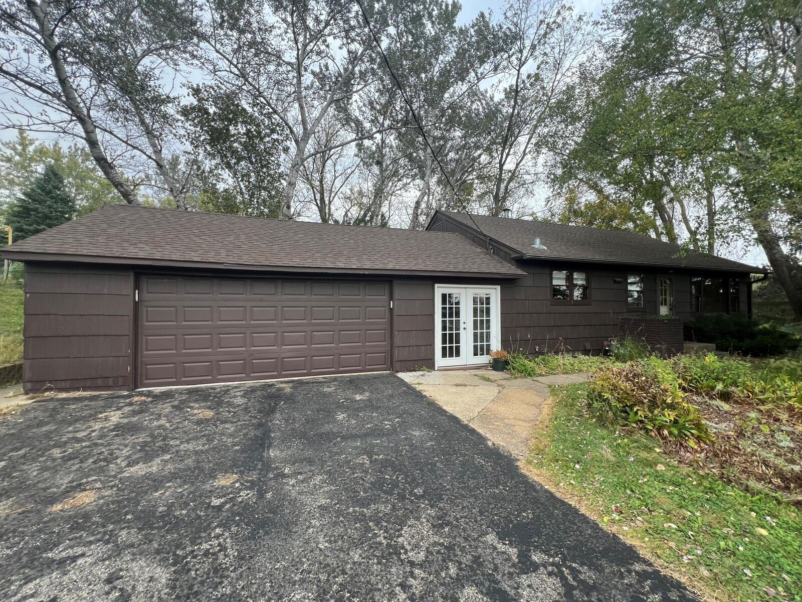 Property Photo:  103 Oakridge Drive SW  MN 55902 