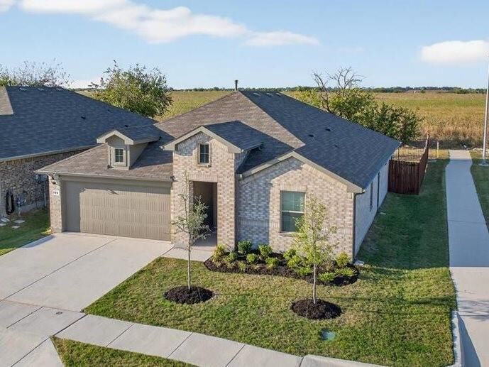 Property Photo: 700 Whitecomb Lane TX 76247