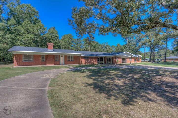 Property Photo: 7944 Highway 371 LA 71019
