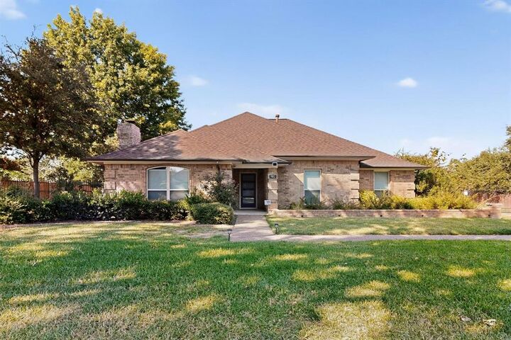 Property Photo: 902 Mission Drive TX 76092