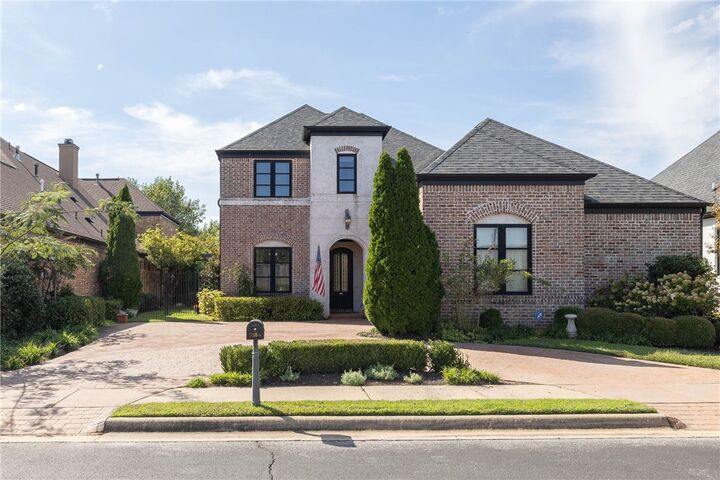 Property Photo: 5584 Cordell Drive AR 72704