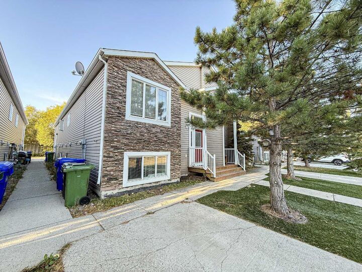 Photo de la propriété: 4833 52 Street 201 AB T4H 1G2