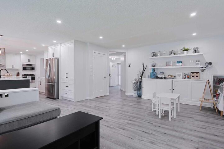 Property Photo:  161 Hamptons Gardens NW  AB T3A 5X5