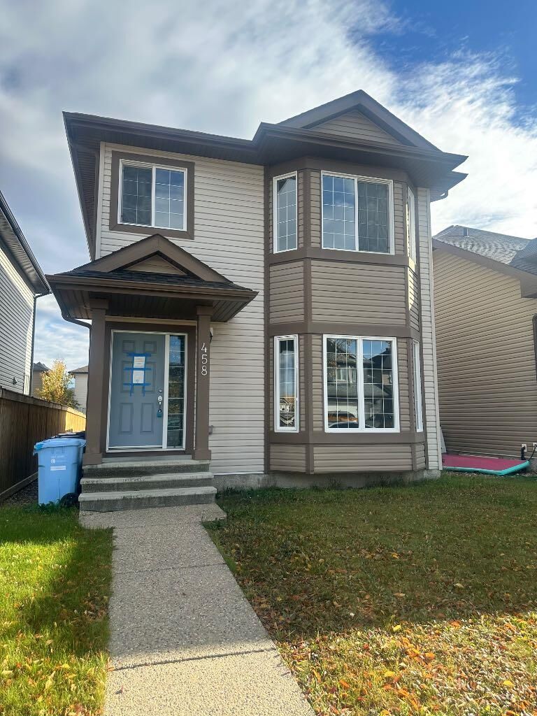 Property Photo:  458 Walnut Crescent  AB T9K 0M9 
