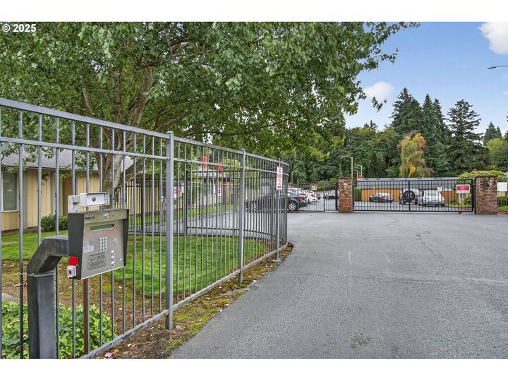 Property Photo:  3903 E 18th St  WA 98660 
