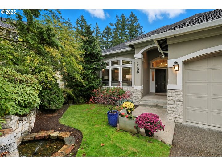 Property Photo:  1109 NW Frazier Ct  OR 97229 