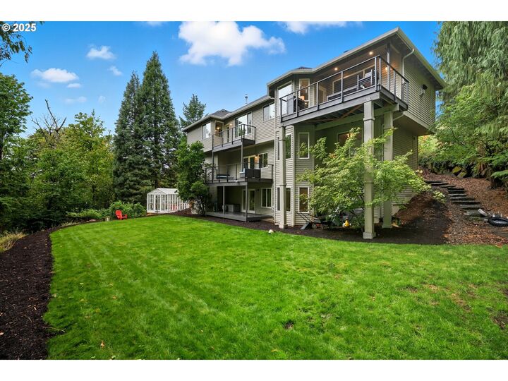 Property Photo:  1109 NW Frazier Ct  OR 97229 