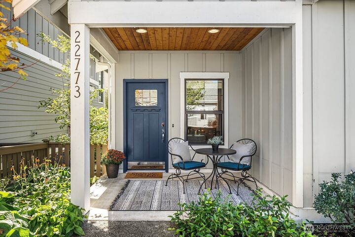 Property Photo: 22773 SE 14th Court 10 WA 98075
