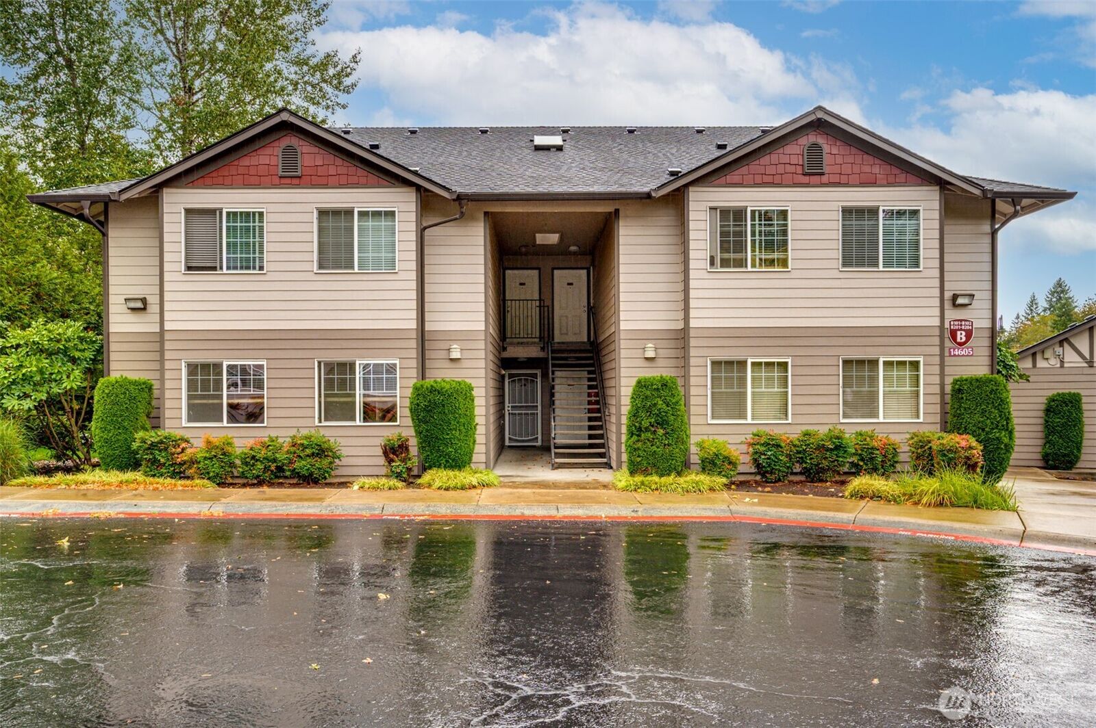 Property Photo:  14605 NE 20th Avenue B101  WA 98686 