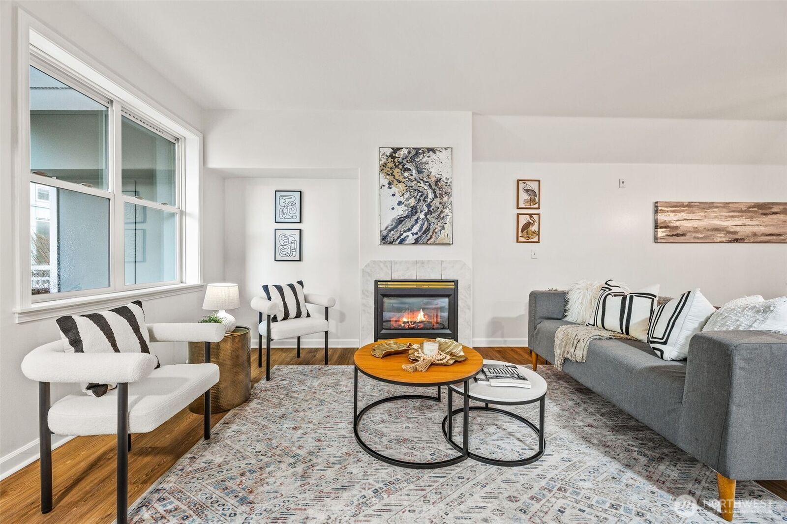 Property Photo:  4722  12th Avenue NE 203  WA 98105 