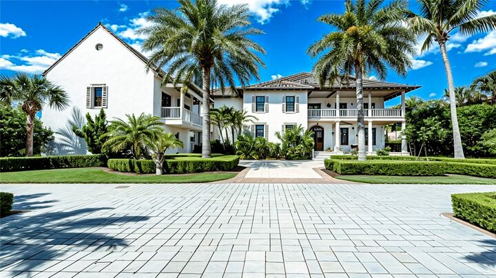 Property Photo: 9275 W Marsh Island Drive FL 32963