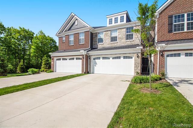 Property Photo:  24727 Ivy Lane  MI 48375 