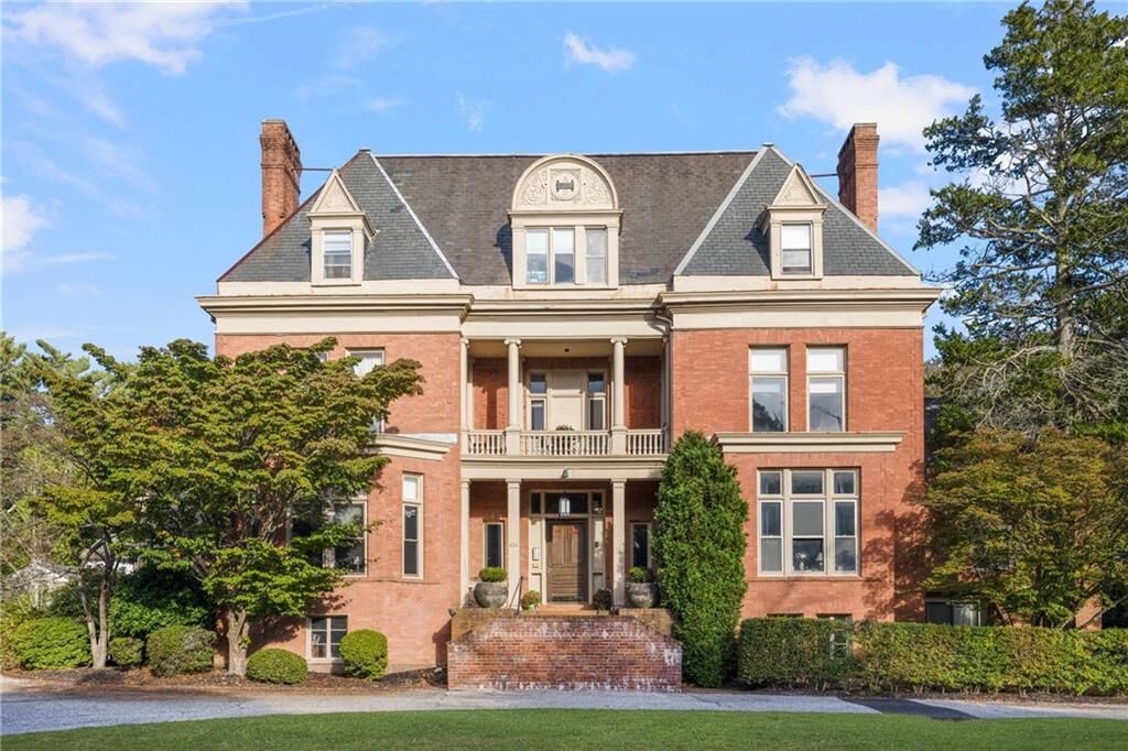 Property Photo:  434 Bellevue Avenue 2B  RI 02840