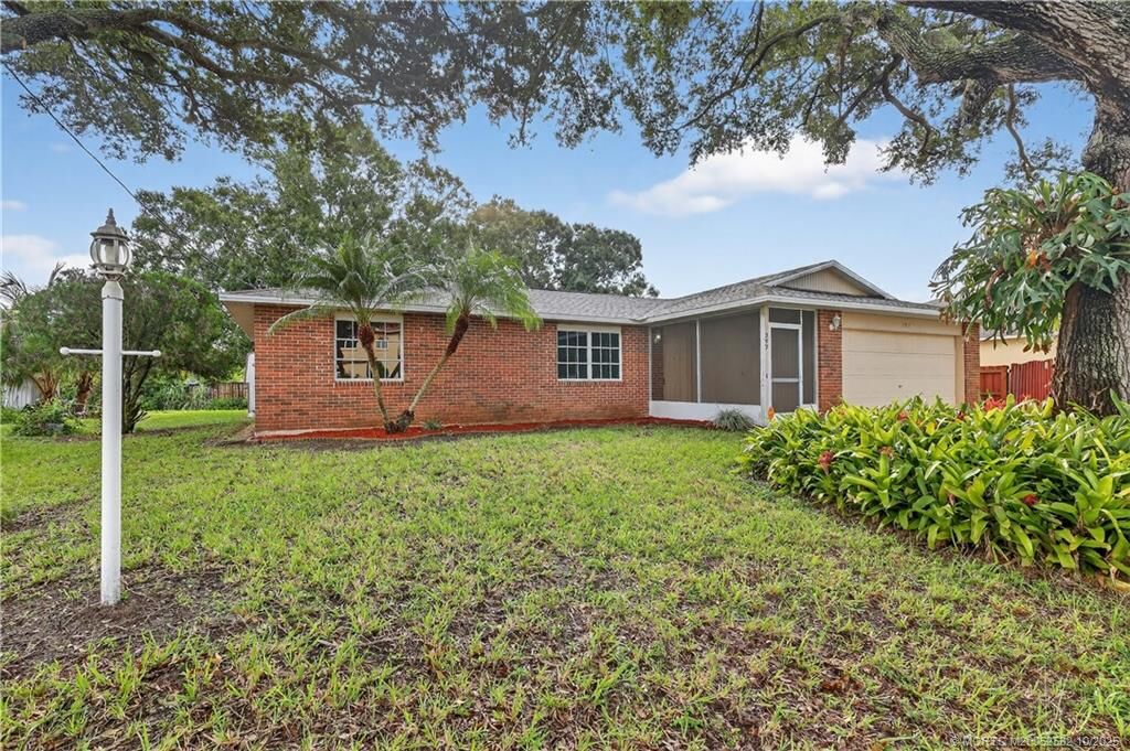 Property Photo:  397 NW Biltmore Street  FL 34983 