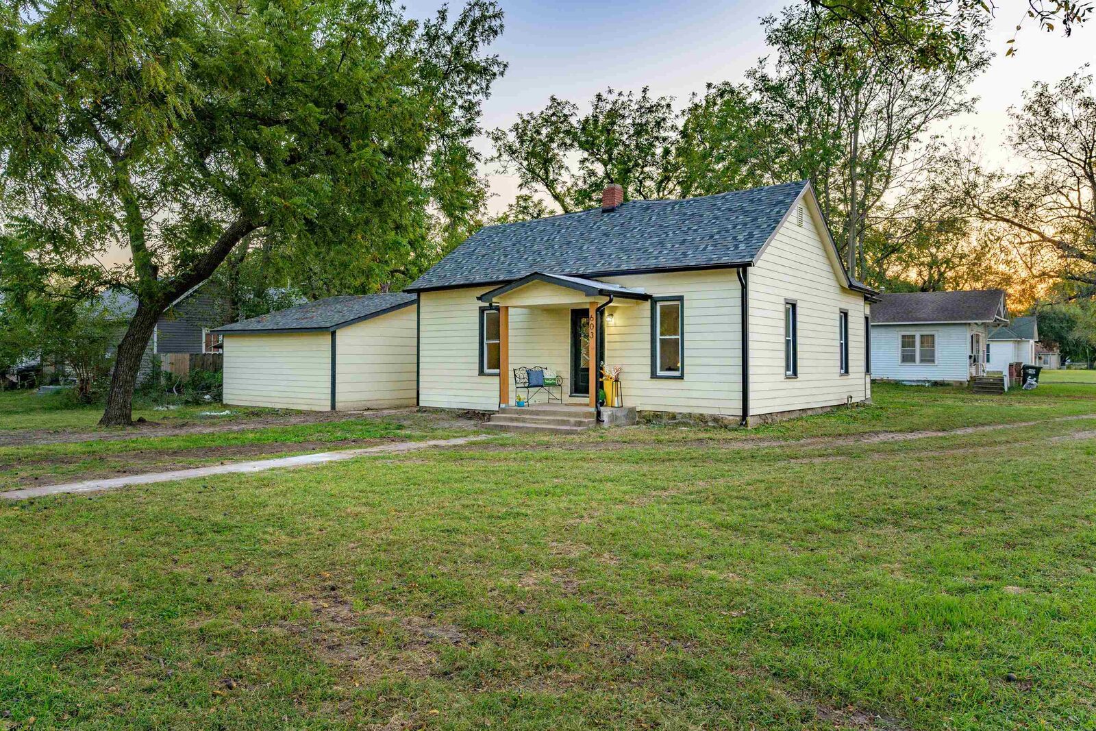 Property Photo:  603 Spruce St  KS 67056-2410 