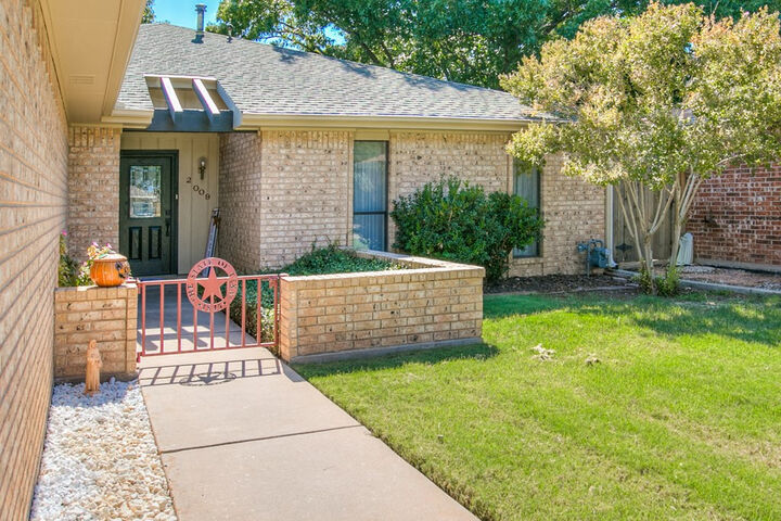 Property Photo: 2009 Pebble Beach Court TX 76904