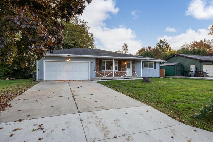 Property Photo: 725 Bickley Court WI 53589