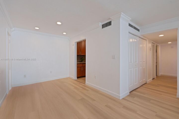 Property Photo: 10816 N Kendall Dr R16 FL 33176