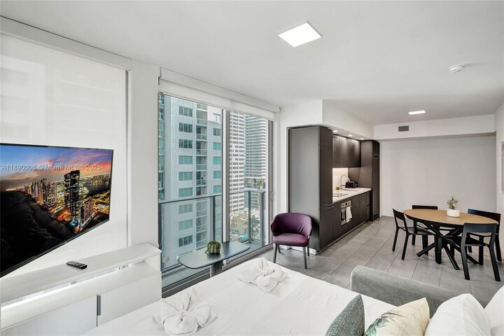 Property Photo:  227 NE 2nd St 1709  FL 33132 
