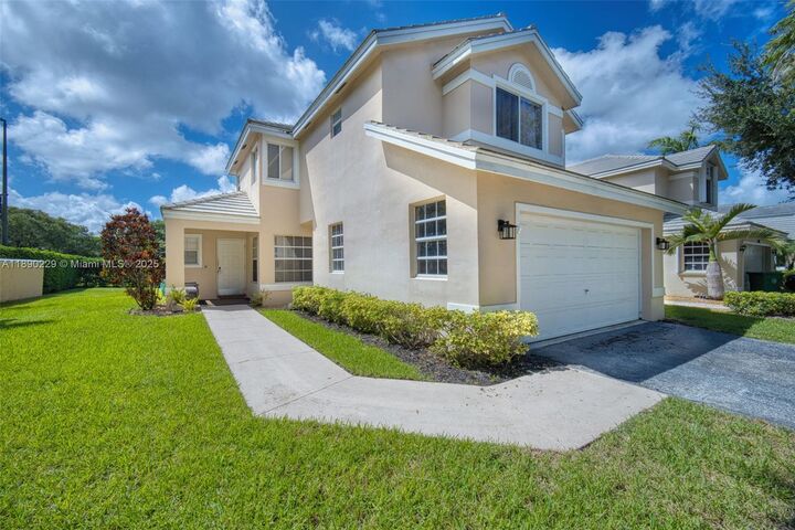 Property Photo: 2913 Myrtle Oak Cir FL 33328