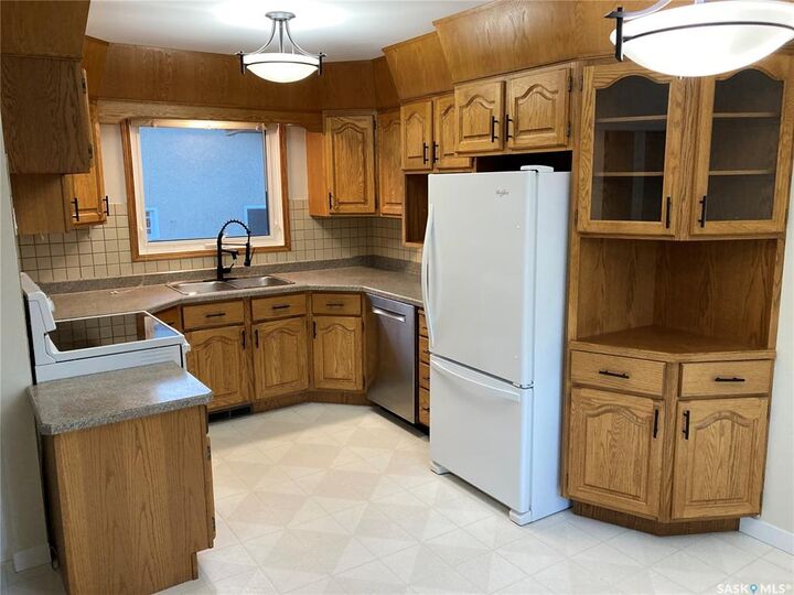 Property Photo: 6 Noble Crescent SK S7K 1B7