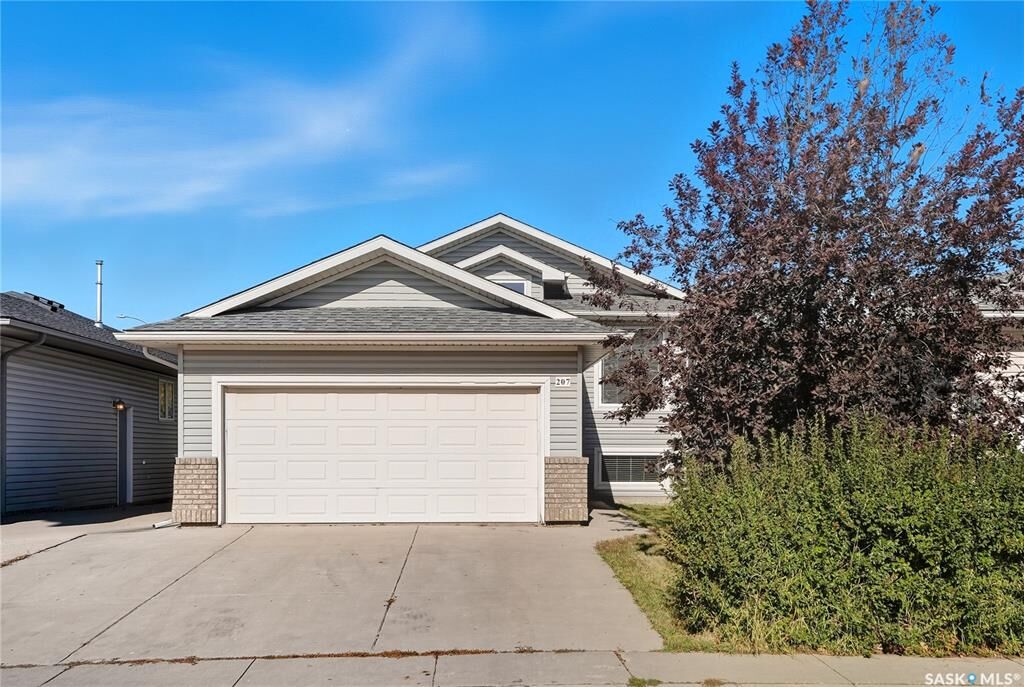 Property Photo:  207 Buckwold Cove  SK S7N 4V8 