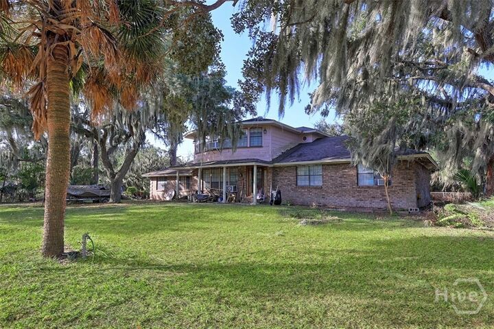Property Photo: 302 E Point Drive GA 31410