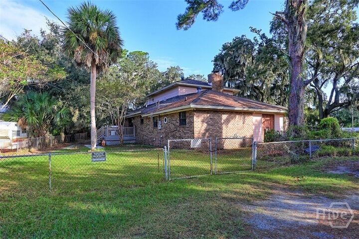 Property Photo:  302 E Point Drive  GA 31410 
