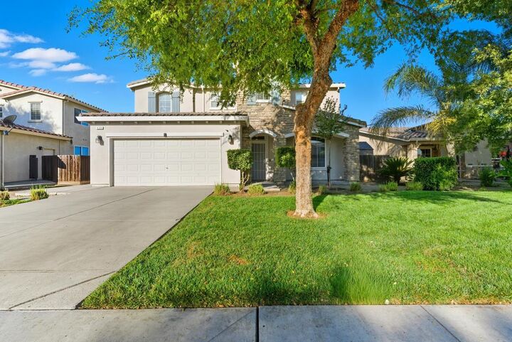 Property Photo:  330 Wawona Avenue  CA 93212 