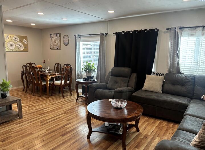 Property Photo: 7901 W Clearwater Ave #182 WA 99336