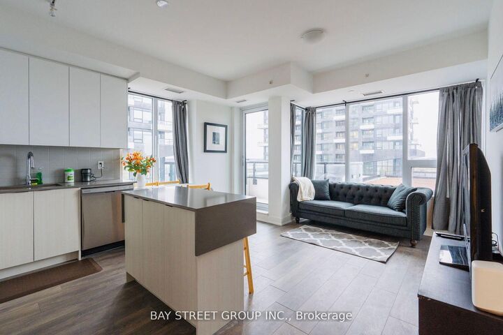 Property Photo: 2485 Taunton Road W 620 ON L6H 3R8