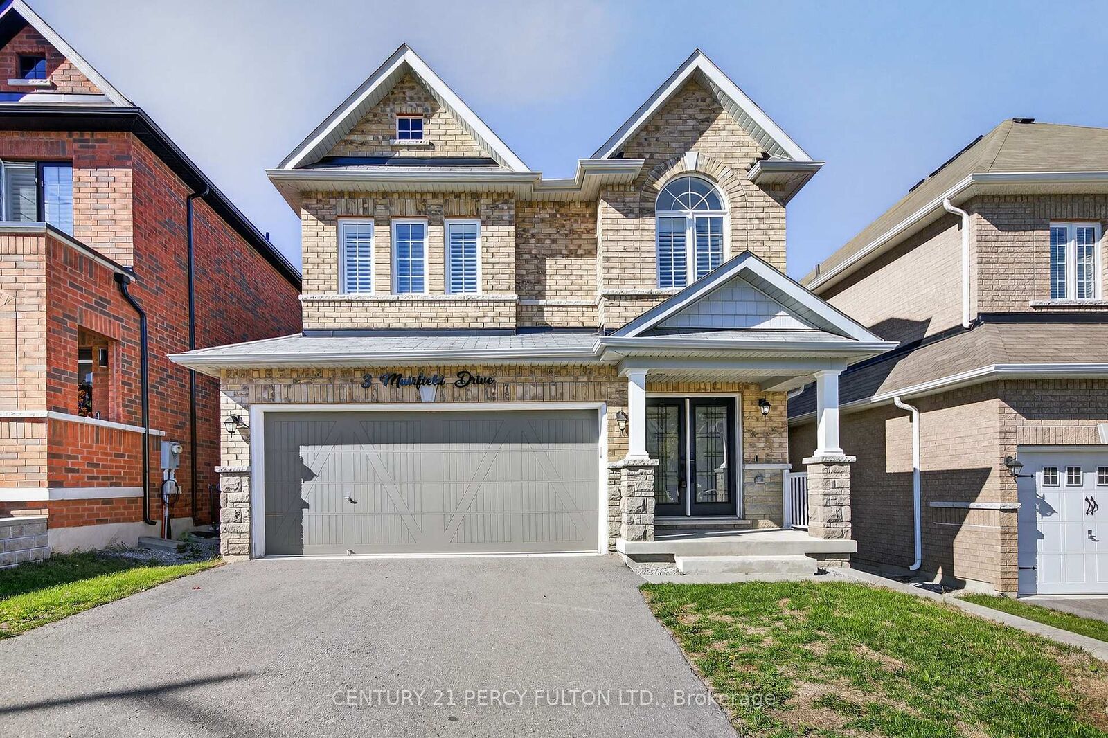 Property Photo: 3 Muirfield Drive ON L4N 5E9