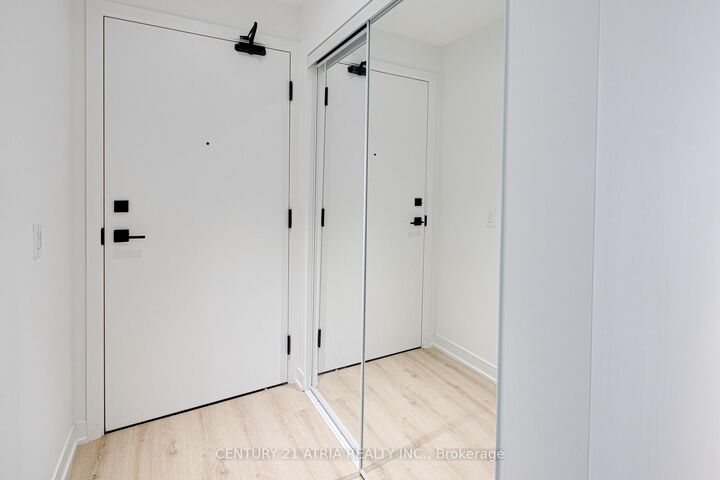 319 Jarvis Street 2515  Toronto ON M5B 0C8 photo