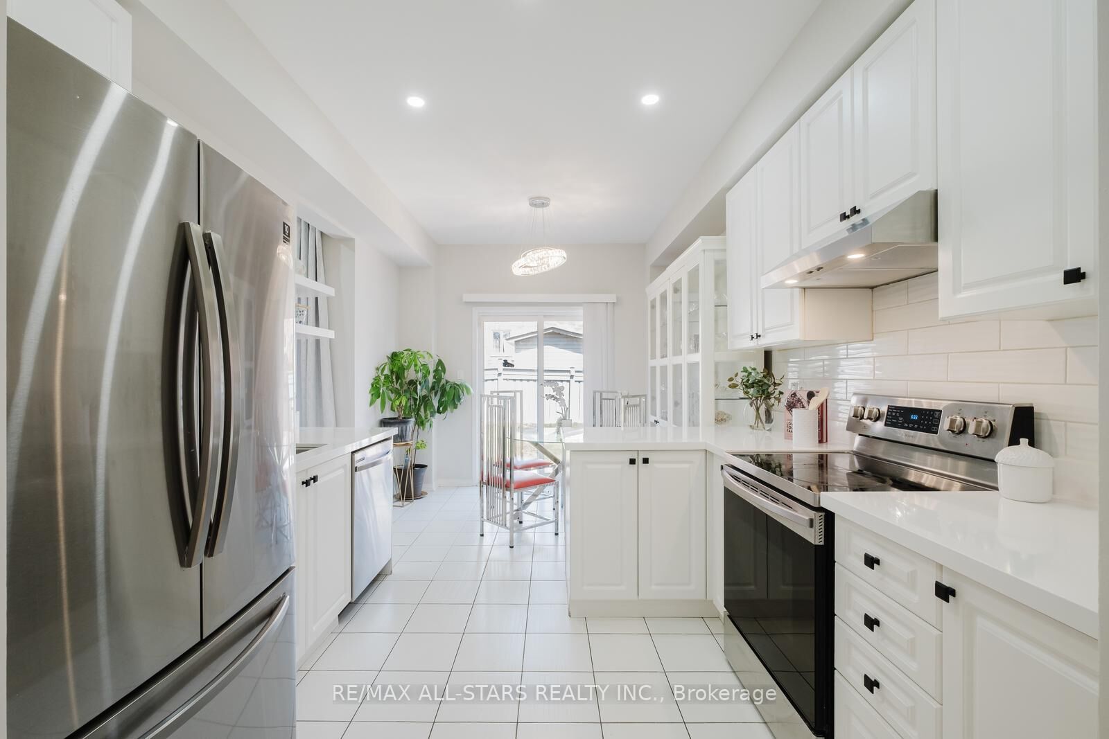 Property Photo: 19 Coronet Street ON L4A 0X8
