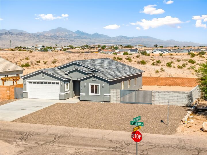 Property Photo:  1973 E La Entrada Place  AZ 86426 