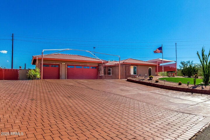 Property Photo: 16923 E Last Trail Drive AZ 85268