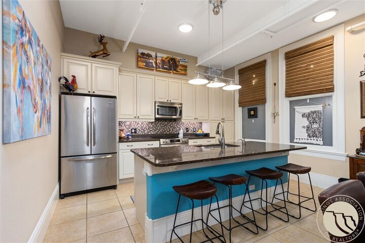 Property Photo: 104 N Broadway #302 MT 59101