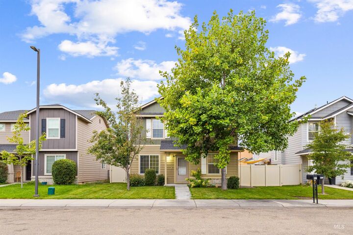 Property Photo:  643 N Manship Ave  ID 83642 