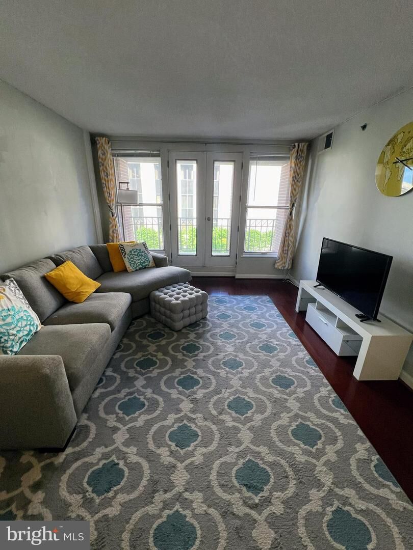 Property Photo:  601 Pennsylvania Avenue NW 505  DC 20004 
