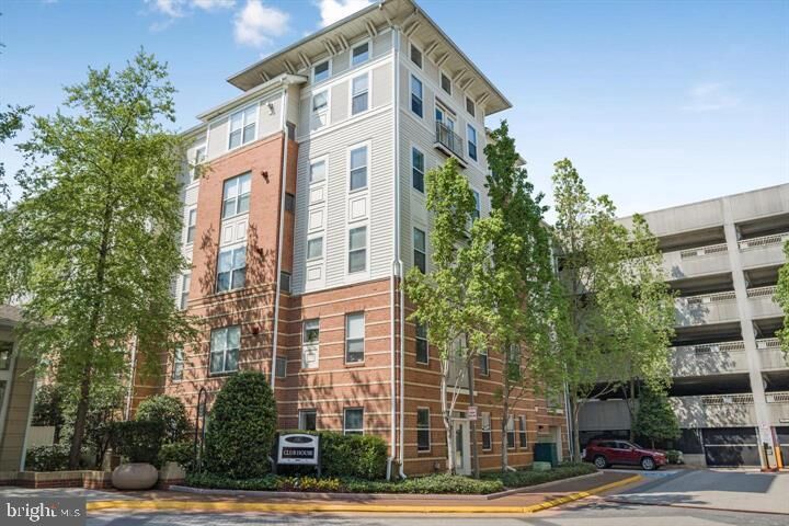 Property Photo: 9486 Virginia Center Boulevard 203 VA 22181